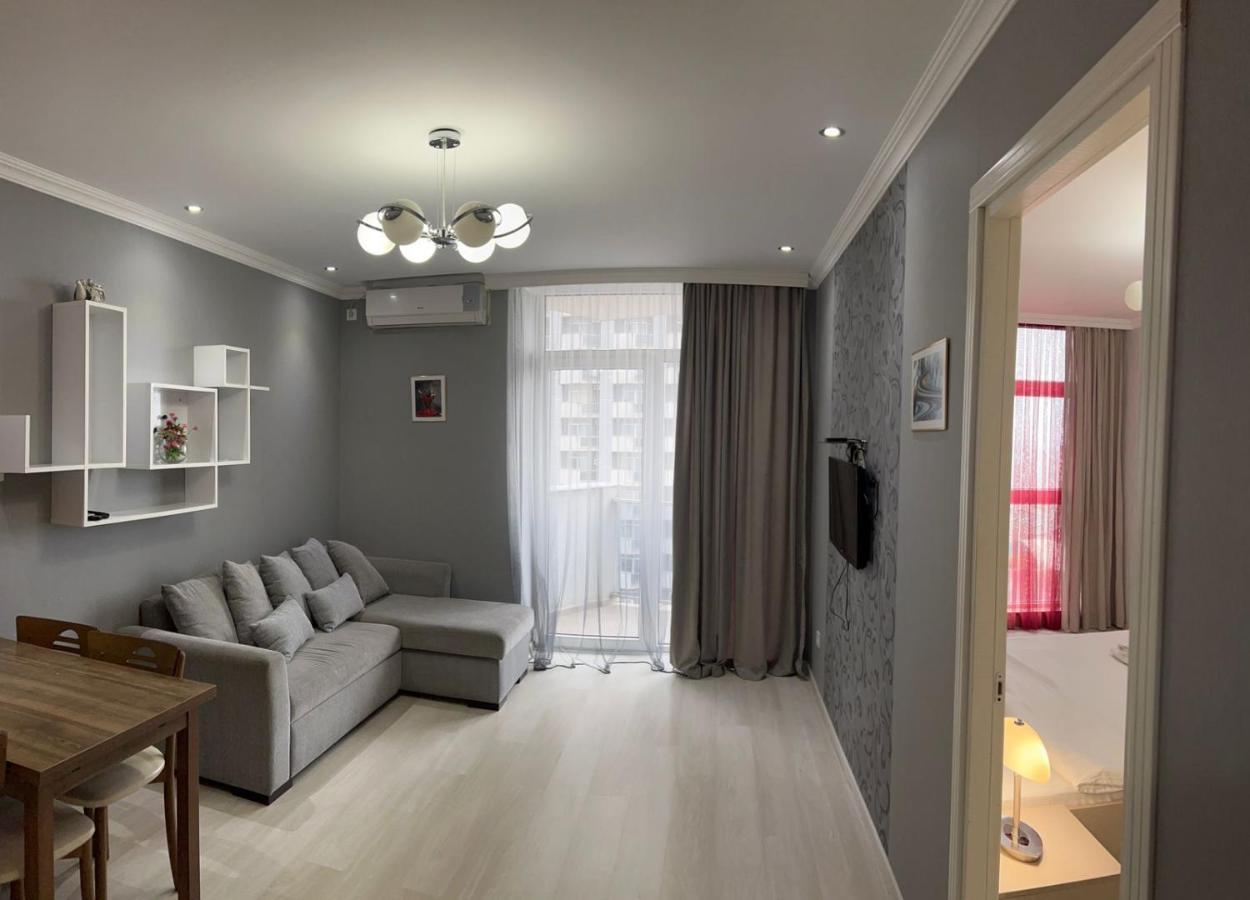 Holiday Premium Apartments Batumi Esterno foto