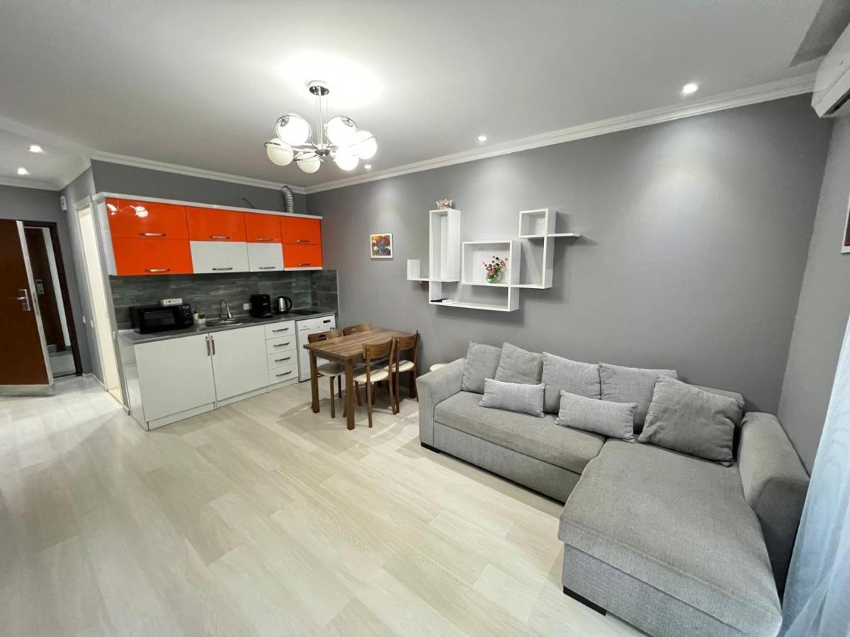 Holiday Premium Apartments Batumi Esterno foto