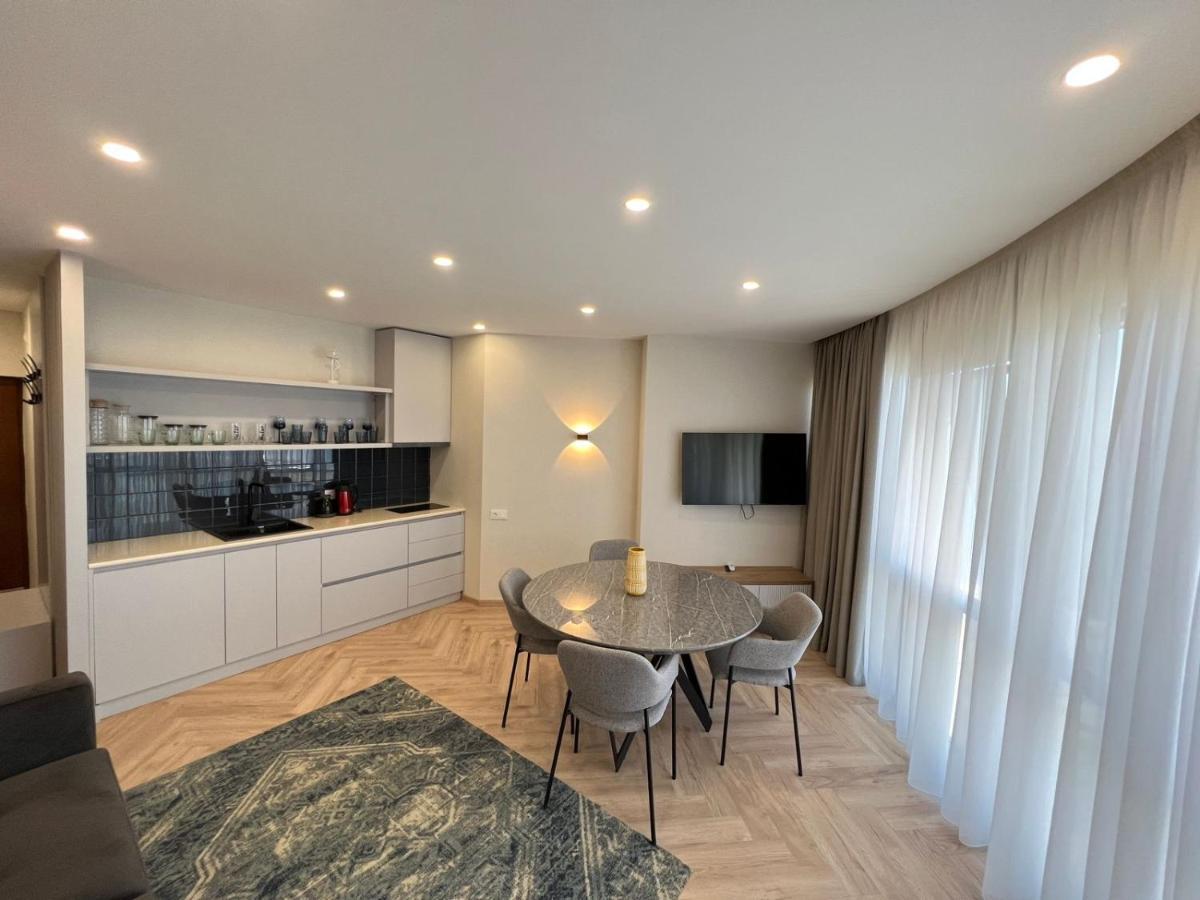 Holiday Premium Apartments Batumi Esterno foto