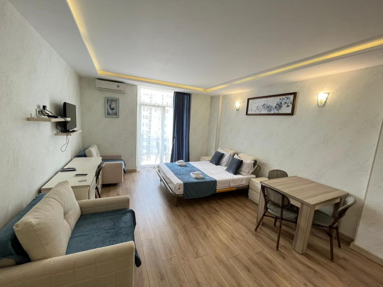 Holiday Premium Apartments Batumi Esterno foto