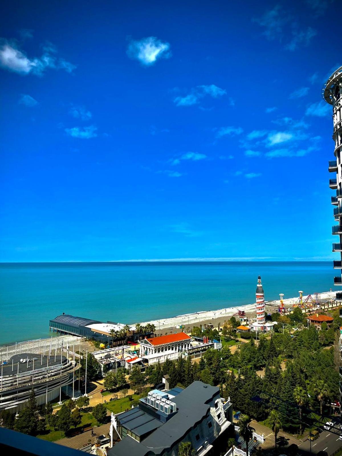 Holiday Premium Apartments Batumi Esterno foto