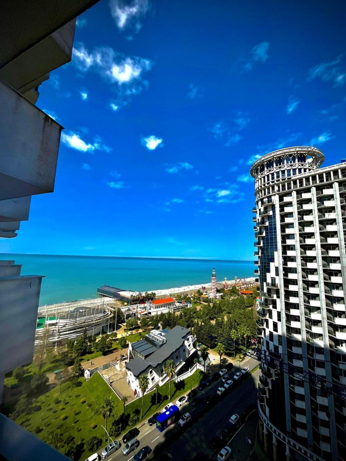 Holiday Premium Apartments Batumi Esterno foto