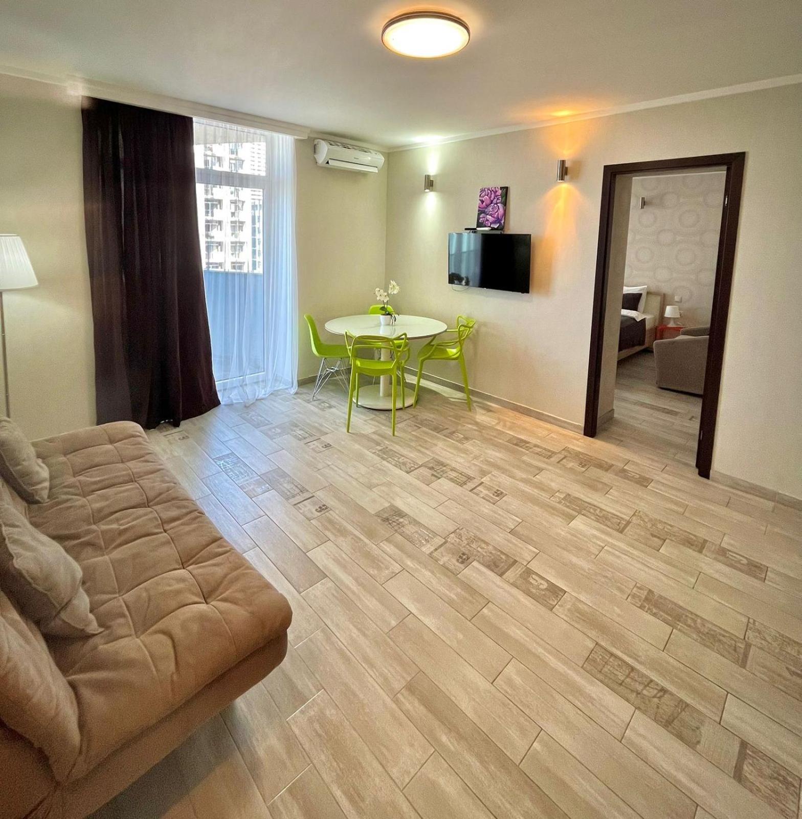 Holiday Premium Apartments Batumi Esterno foto
