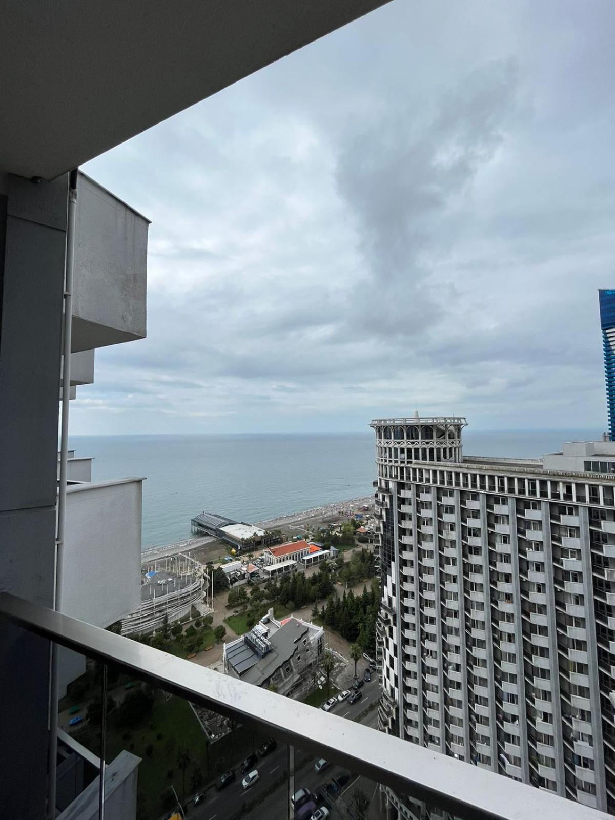 Holiday Premium Apartments Batumi Esterno foto
