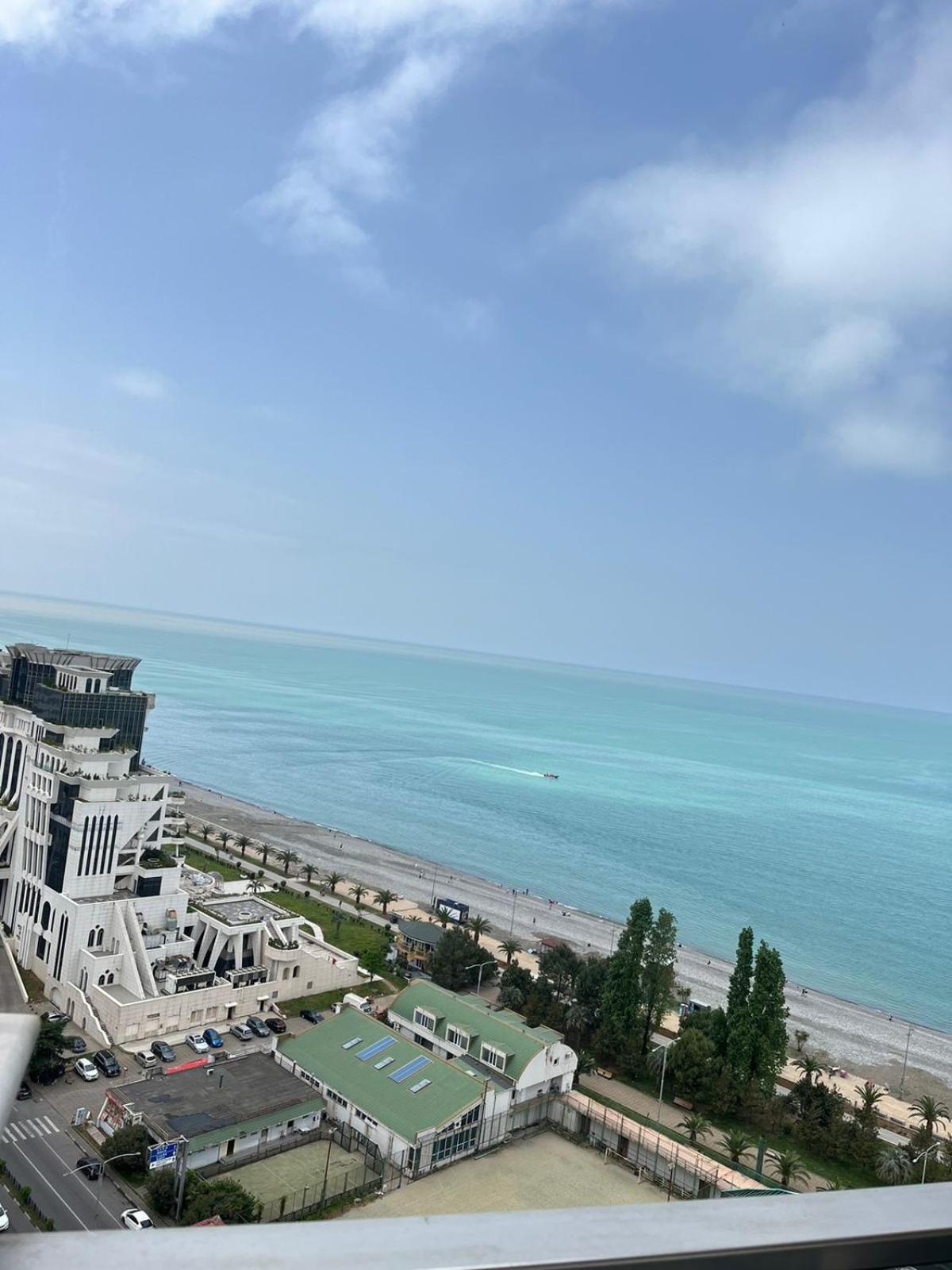 Holiday Premium Apartments Batumi Esterno foto