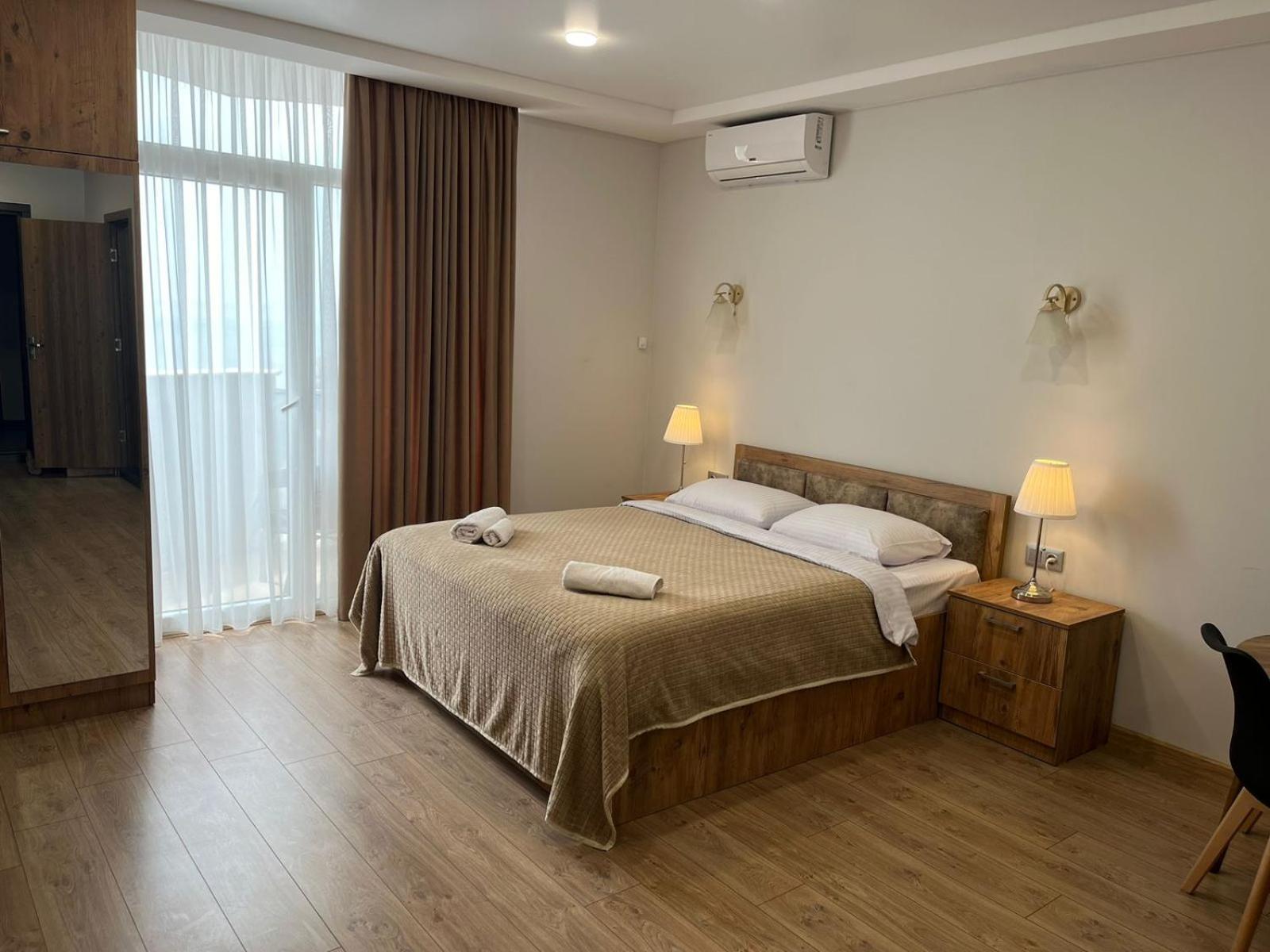 Holiday Premium Apartments Batumi Esterno foto