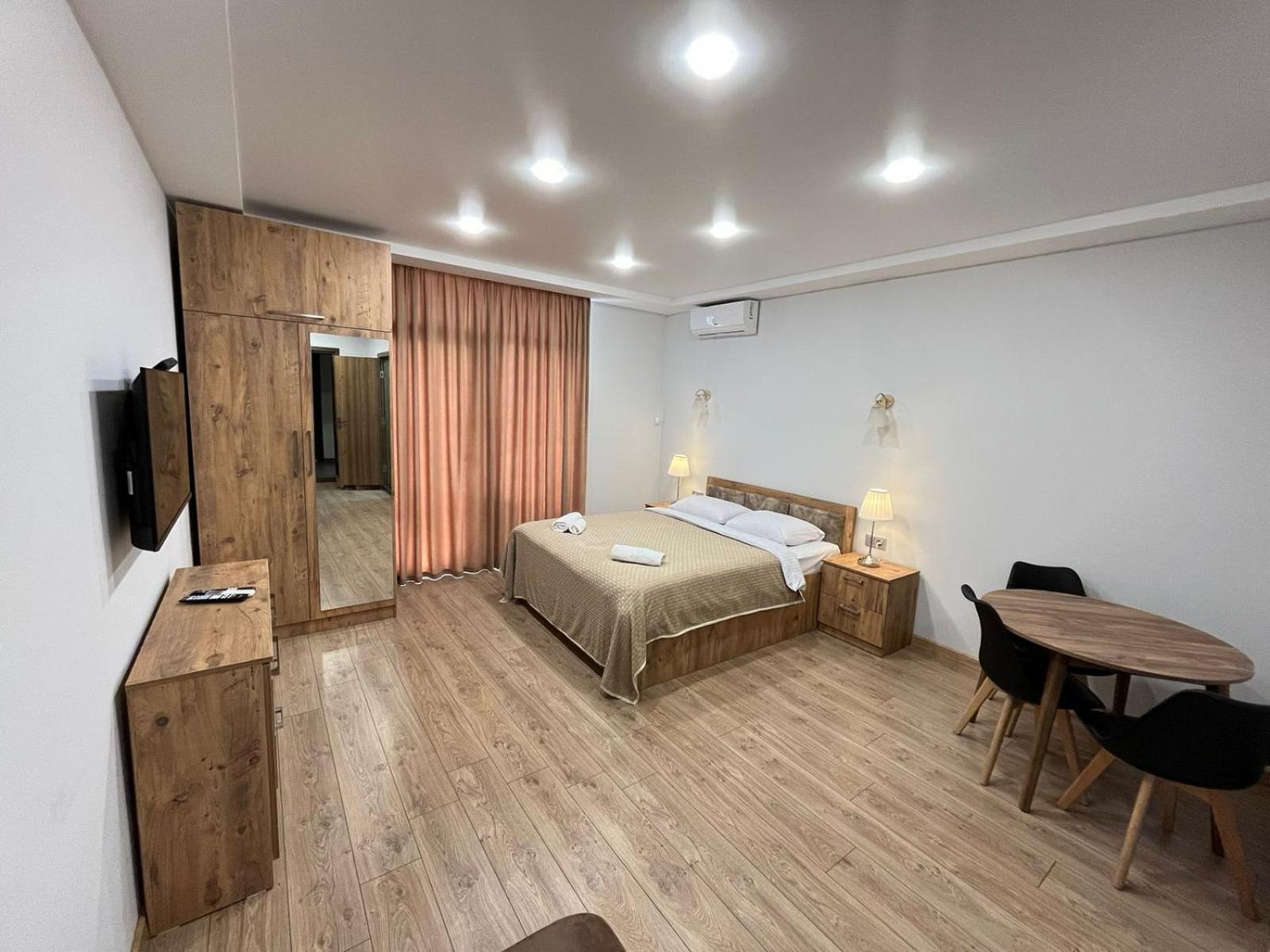Holiday Premium Apartments Batumi Esterno foto