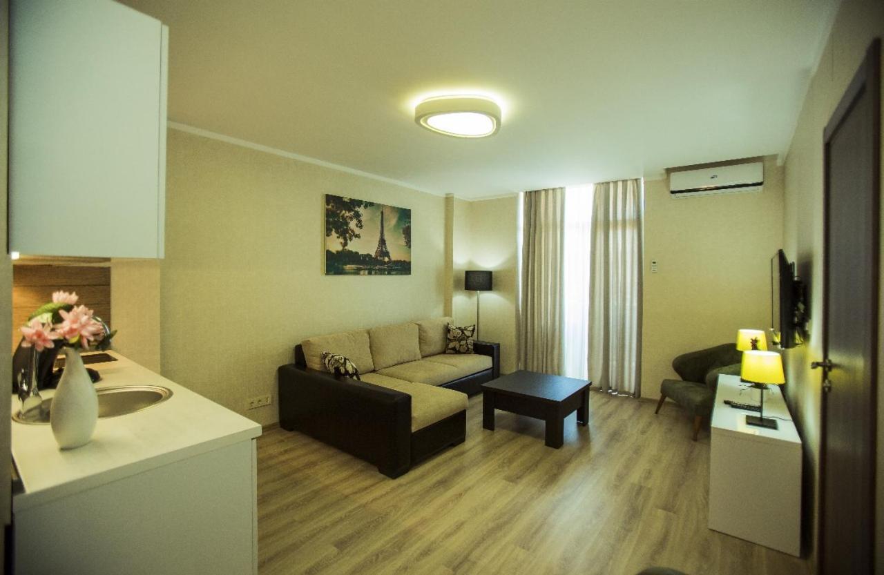 Holiday Premium Apartments Batumi Esterno foto
