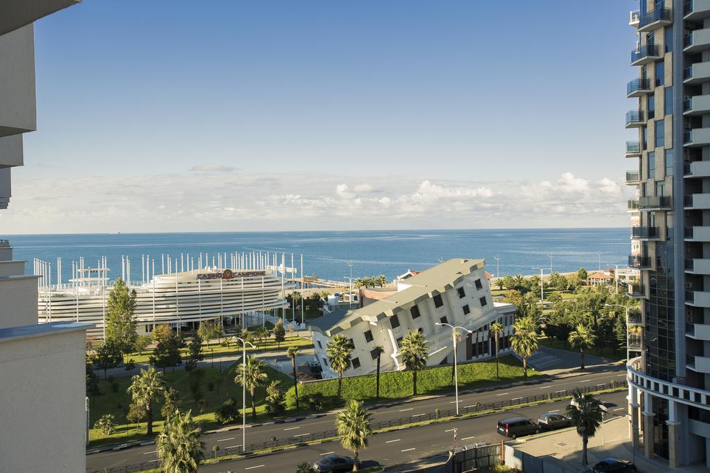 Holiday Premium Apartments Batumi Esterno foto