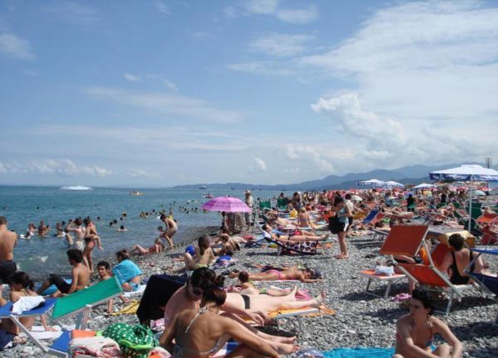 Holiday Premium Apartments Batumi Esterno foto