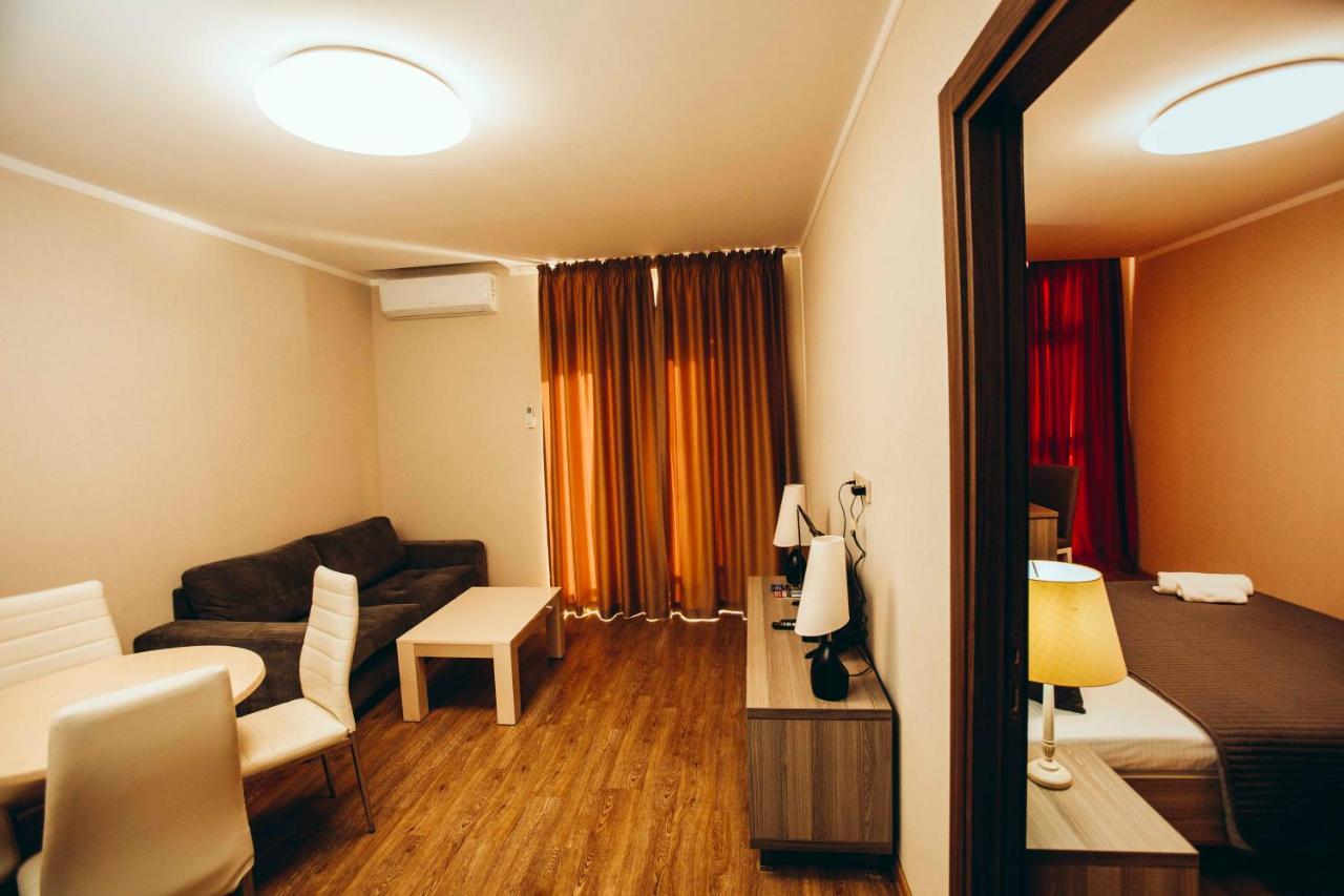 Holiday Premium Apartments Batumi Esterno foto
