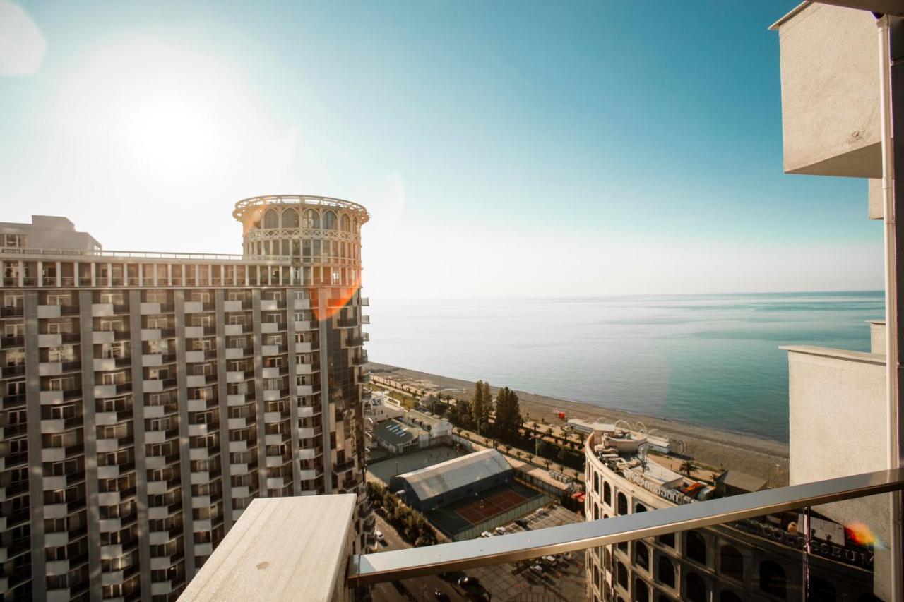 Holiday Premium Apartments Batumi Esterno foto